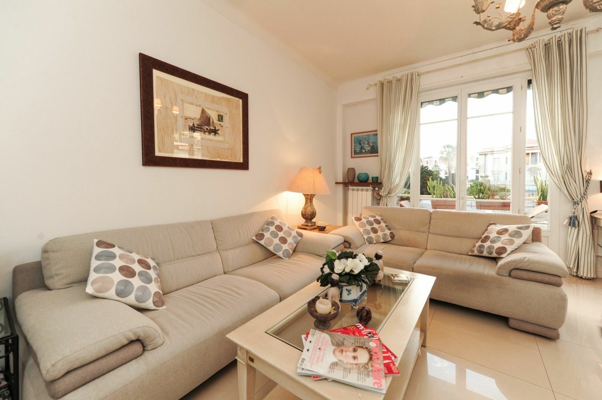 Suite Flora 니스 외부 사진